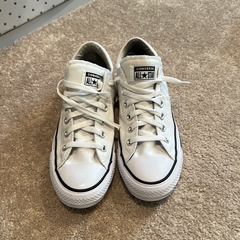 Converse Chuck Taylors low top